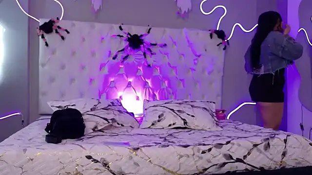 Snapshot of Emma_visconti chatting on 10.24.25 Emma visconti online show from 10.24.25