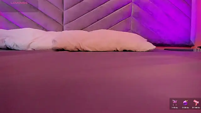 Mia Valentine  online show from 11.06.25