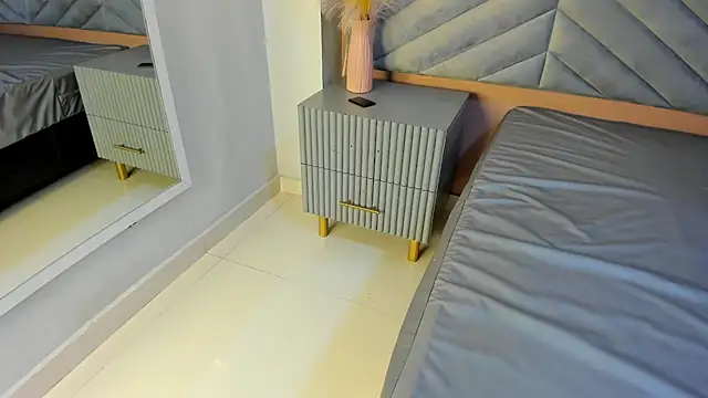 Mia Valentine  online show from 02.14.26