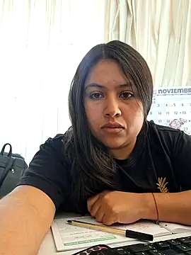 Snapshot of Amapola_blue chatting on 11.27.25 Amapola blue online show from 11.27.25