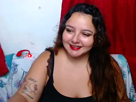 Snapshot of KeilyHall chatting on 10.23.25 KeilyHall online show from 10.23.25