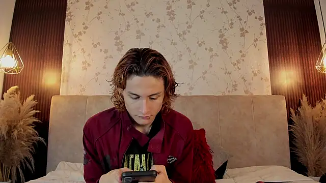 Snapshot of DarcyCullen chatting on 09.19.25 DarcyCullen online show from 09.19.25