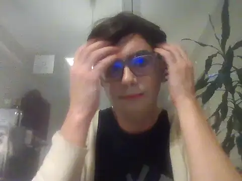 Snapshot of Nady79xxx chatting on 11.21.25 Nady79xxx online show from 11.21.25