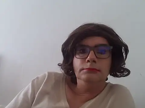 Snapshot of Nady79xxx chatting on 12.17.25 Nady79xxx online show from 12.17.25