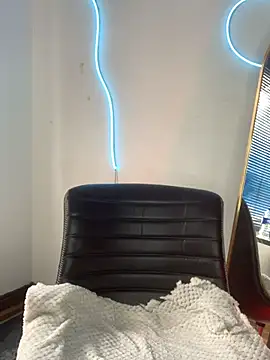 PrettyAshley  online show from 11.16.25