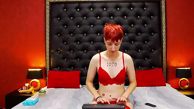 Snapshot of Luna_Devil_ chatting on 11.20.25 Luna Devil online show from 11.20.25