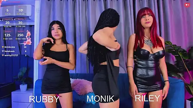 Snapshot of Evil_Giirls chatting on 09.29.25 Evil Giirls online show from 09.29.25