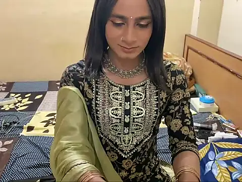 Snapshot of LuvLayla chatting on 02.11.26 LuvLayla online show from 02.11.26