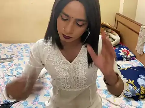 Snapshot of LuvLayla chatting on 02.16.26 LuvLayla online show from 02.16.26