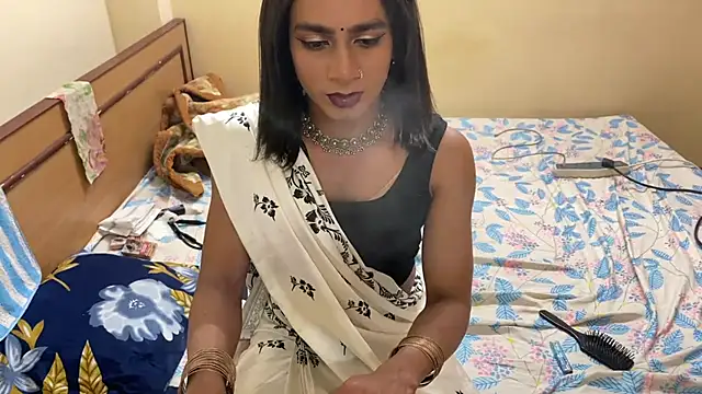 Snapshot of LuvLayla chatting on 02.18.26 LuvLayla online show from 02.18.26