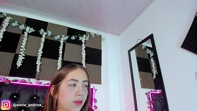  leda swan  online show from 05.09.26