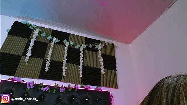  leda swan  online show from 07.06.26