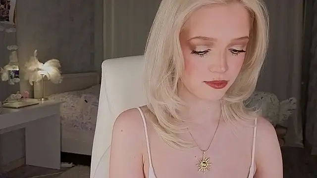 I am joss online show from 04.01.26