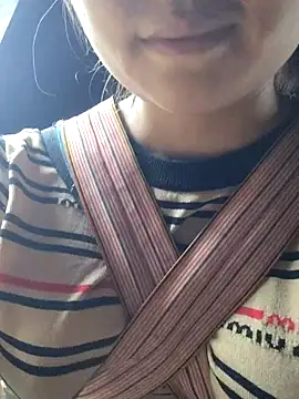 Snapshot of omiu-baby chatting on 07.16.26 omiu-baby online show from 07.16.26