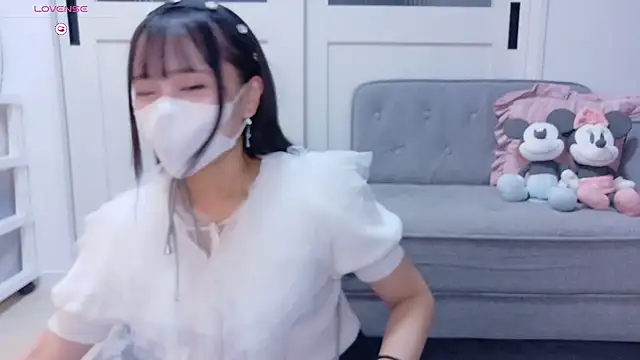 YURi luv online show from 10.04.25