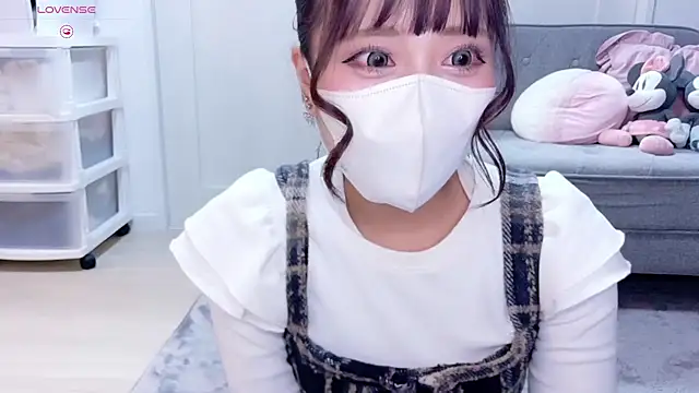 YURi luv online show from 12.03.25