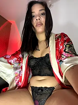 Snapshot of P_A_U_L_I_N_A_ chatting on 10.22.25 P A U L I N A online show from 10.22.25