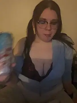 Snapshot of adventuresinsky chatting on 02.13.26 adventuresinsky online show from 02.13.26