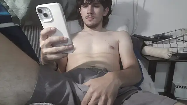 Snapshot of conradical18 chatting on 10.04.25 conradical18 online show from 10.04.25