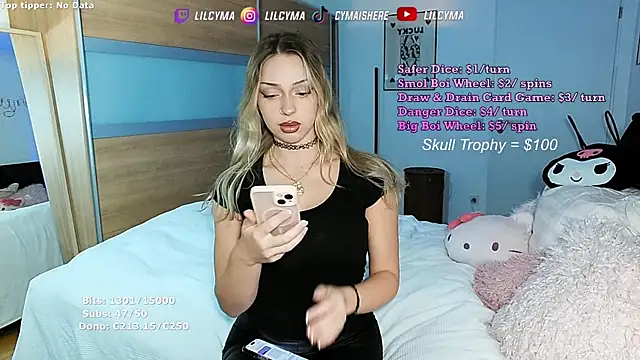 Snapshot of cymaishere chatting on 11.17.25 cymaishere online show from 11.17.25