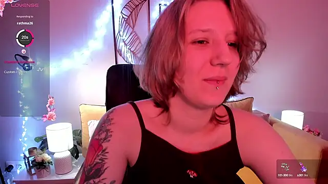 Snapshot of Hailey_Foxy chatting on 10.16.25 Hailey Foxy online show from 10.16.25