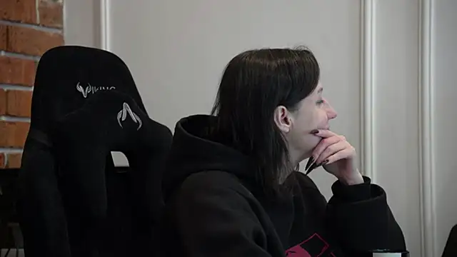  LilithDarkmore  online show from 10.03.25
