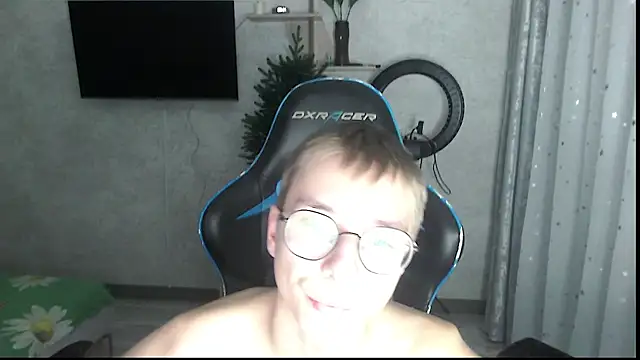 glasses cat online show from 01.09.26