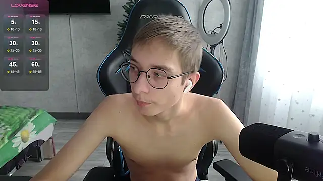 glasses cat online show from 01.14.26