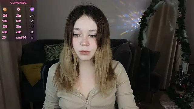 Lina Glow online show from 12.21.25