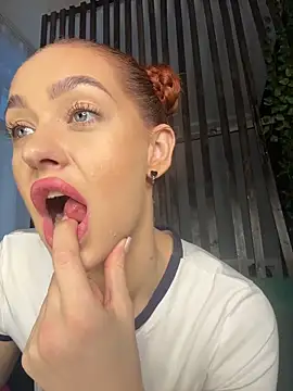 Snapshot of LittleFox___ chatting on 02.11.26 LittleFox online show from 02.11.26