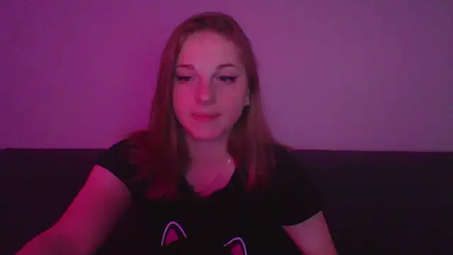 Snapshot of Star_Girlish chatting on 11.05.25 Star Girlish online show from 11.05.25