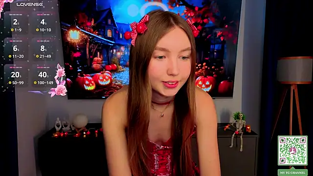 ElfredaTupy online show from 10.28.25