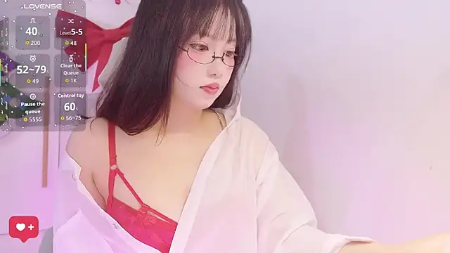 Snapshot of yigbg14 chatting on 12.18.25 yigbg14 online show from 12.18.25