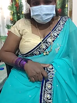 Snapshot of Silk_Smitha_27 chatting on 12.18.25 Silk Smitha 27 online show from 12.18.25