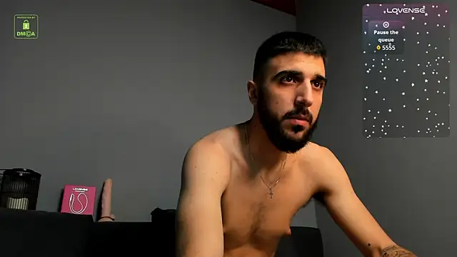 Snapshot of Zeyn_Edwards chatting on 11.05.25 Zeyn Edwards online show from 11.05.25