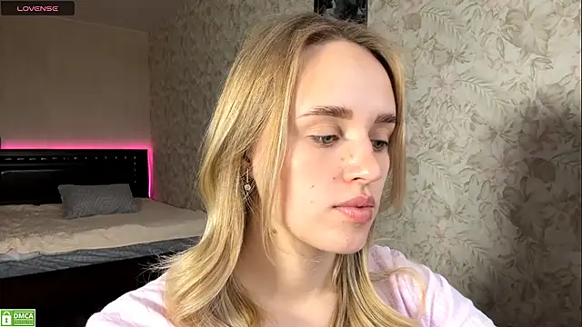 ElisabetLorney online show from 11.10.25