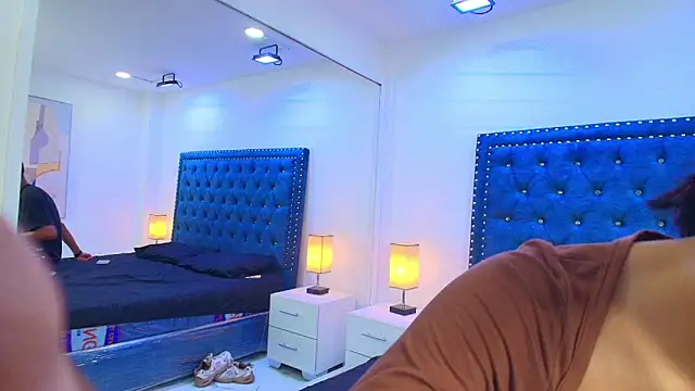 Damian and roxanne online show from 09.12.25