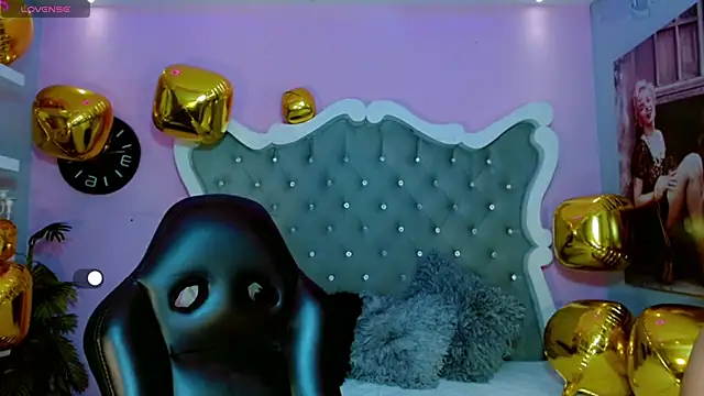 Honey Moontsts online show from 03.20.26