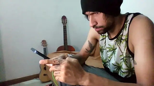 Snapshot of Alejandro92_cali chatting on 06.24.26 Alejandro92 cali online show from 06.24.26