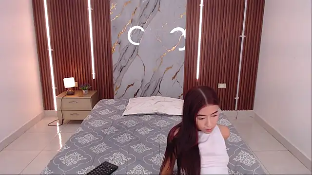 Snapshot of shena_nomy1 chatting on 11.11.25 shena nomy1 online show from 11.11.25