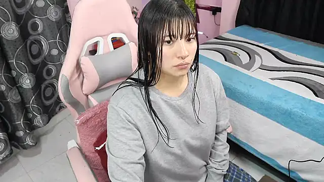 Zulema R1 online show from 04.13.26