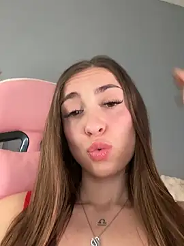 Snapshot of alicewonder_8 chatting on 04.01.26 alicewonder 8 online show from 04.01.26