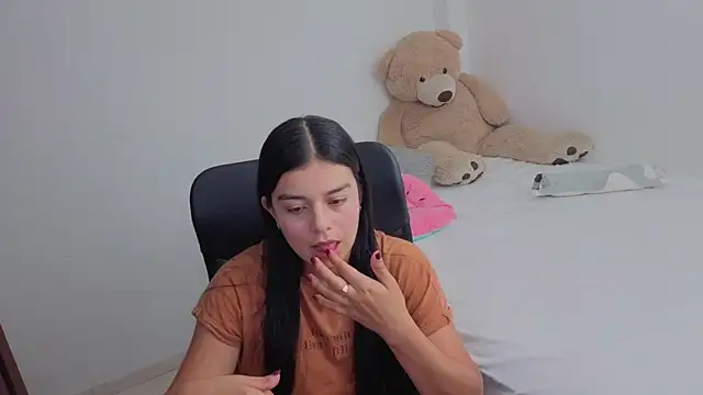 valerihouse online show from 04.08.26