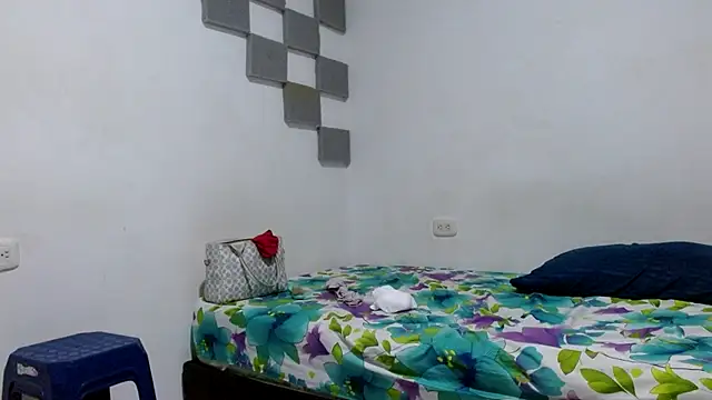 Snapshot of couples-hard-profond chatting on 09.10.25 couples-hard-profond online show from 09.10.25