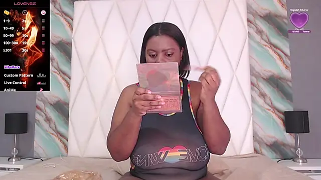 Snapshot of PenelopeBoobss chatting on 11.20.25 PenelopeBoobss online show from 11.20.25