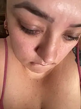 Snapshot of bruna438 chatting on 11.30.25 bruna438 online show from 11.30.25