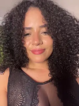 Snapshot of AfroSalvaje chatting on 12.14.25 AfroSalvaje online show from 12.14.25