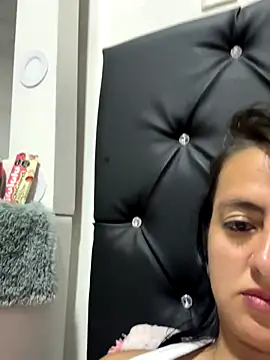 Snapshot of salo-rousee chatting on 10.26.25 salo-rousee online show from 10.26.25