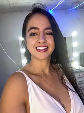 Snapshot of salo-rousee chatting on 11.22.25 salo-rousee online show from 11.22.25