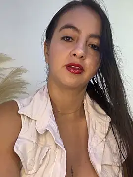 Snapshot of salo-rousee chatting on 11.25.25 salo-rousee online show from 11.25.25